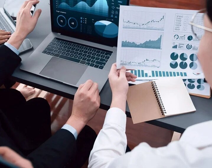 Coal India Shares Plunge 6% Following OFS Launch: Is Now the Time to Buy the Dip or Wait? Insights from Technical Indicators.